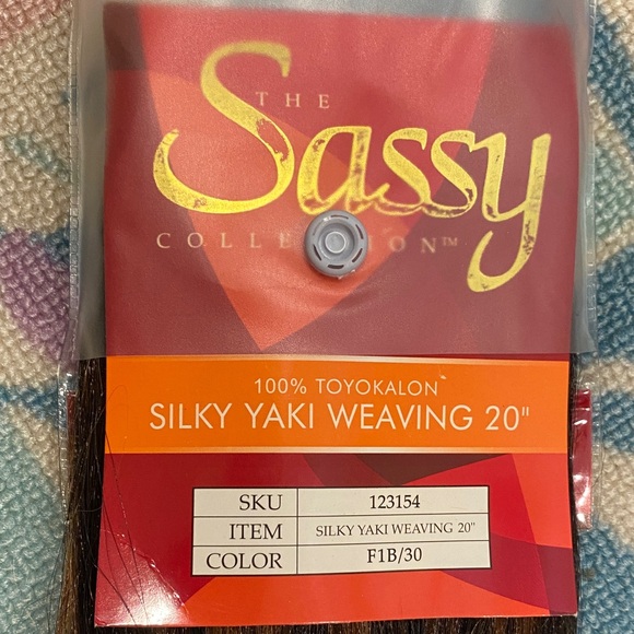 Sassy Silky Yaki Weaving 20" Hair Extension - Picture 3 of 4
